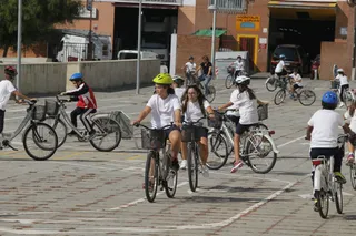 Los escolares aprenden los beneficios de la movilidad sostenible