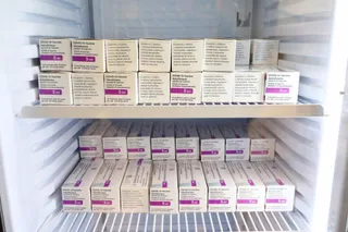 Exigen que la Junta haga un seguimiento de los vacunados con el lote ABV53000 paralizado de AstraZeneca