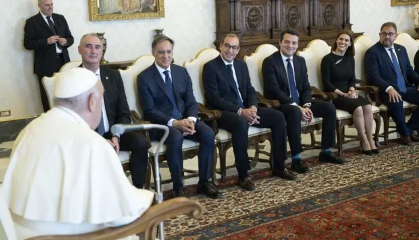 carlos garci a carbayo ante el papa francisco 11 1100x632