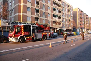 Incendio de una chimenea en el Paseo de la Estación. Foto S24H