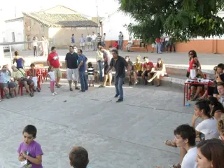 Concurso de "Chochos de aceituna" en El Pedroso de la Armuña. Foto de Mario Gómez Maestre. Foto 2012