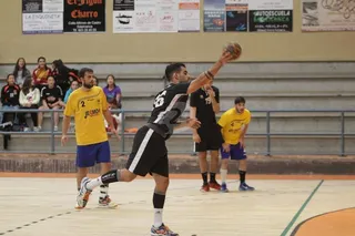 El BM Salamanca se reencuentra con la derrota