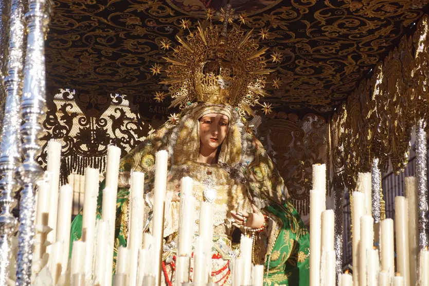 Las imágenes de la emotiva procesión de la Dominicana sin el Cristo de la Buena Muerte (4).jpeg
