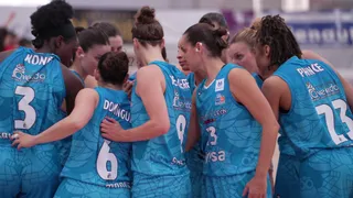 Las jugadoras de Avenida antes de enfrentarse a Bembibre | FOTO CB AVENIDA