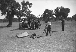 Leopoldo Alonso durante un rodaje en 1923 en la película 'Béjar en Fiestas'