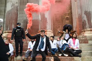 Movimiento 'Rebelión Científica' ante el Palacio de Congresos de Madrid el 6 de abril de 2022