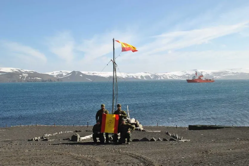 XXXVI campaña Antártica del Ejército de Tierra