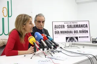 Rueda de prensa informativa con motivo del Día Mundial del Riñón. El presidente de ALCER Salamanca, Juan Carlos Sánchez y la jefa del Servicio de Nefrología de Salamanca, Pilar Fraile. Foto Andrea M.