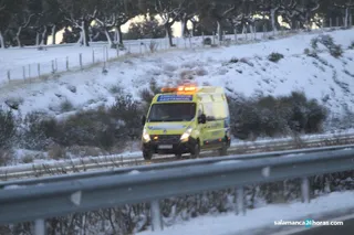 Nieve carretera ambulancia (17)
