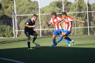 Una jugada del partido. @SalamancaCFUDS