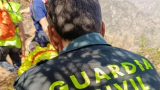 Evacuada en camilla durante dos horas una senderista herida en Mieza | Guardia Civil de Salamanca