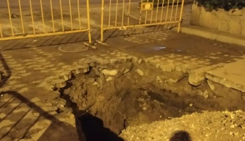 Reventón en la calle Bernardo Dorado