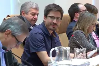Ganemos presenta una moción copiando parte de leyes del PP y textos de Rajoy