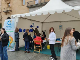 Carpa informativa que realiza glucemias en la plaza de los Bandos. Foto Asociación Diabetológica de Salamanca