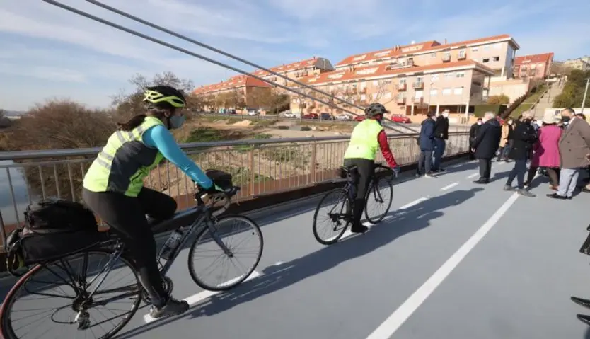 Inauguración de la nueva pasarela peatonal y ciclista sobre el río Tormes. Foto SALAMANCA24HORAS (27)