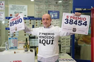 Una serie del gordo vendida en la administración de Río Shopping de Valladolid | ICAL