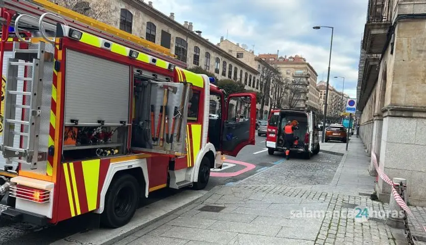 Bomberos junto a la Gran Vía (11)
