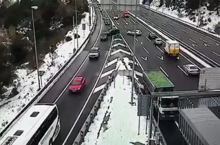 1536122