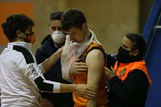 O'Sullivan se retira lesionado en el choque ante CAM Enrique Soler.