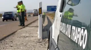 Sorprendido un joven que circulaba sin puntos del carné