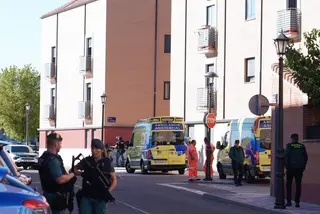 El presunto asesino de un varón en Santovenia de Pisuerga se atrinchera en su domicilio con un rehén. ICAL