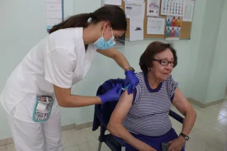 Vacunación de GRIPE y COVID en el centro de salud San Juan