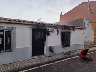 Incendio en una vivienda de la calle Paces (13)