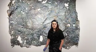 'Deus ex Machina': una reflexión sobre la metamorfosis orgánica y artificial de los objetos en la Sala de Exposiciones de Fonseca