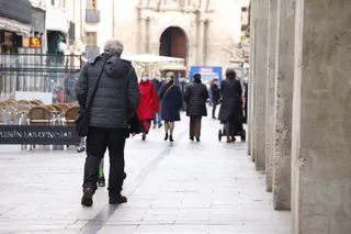 Gente paseando por la calle