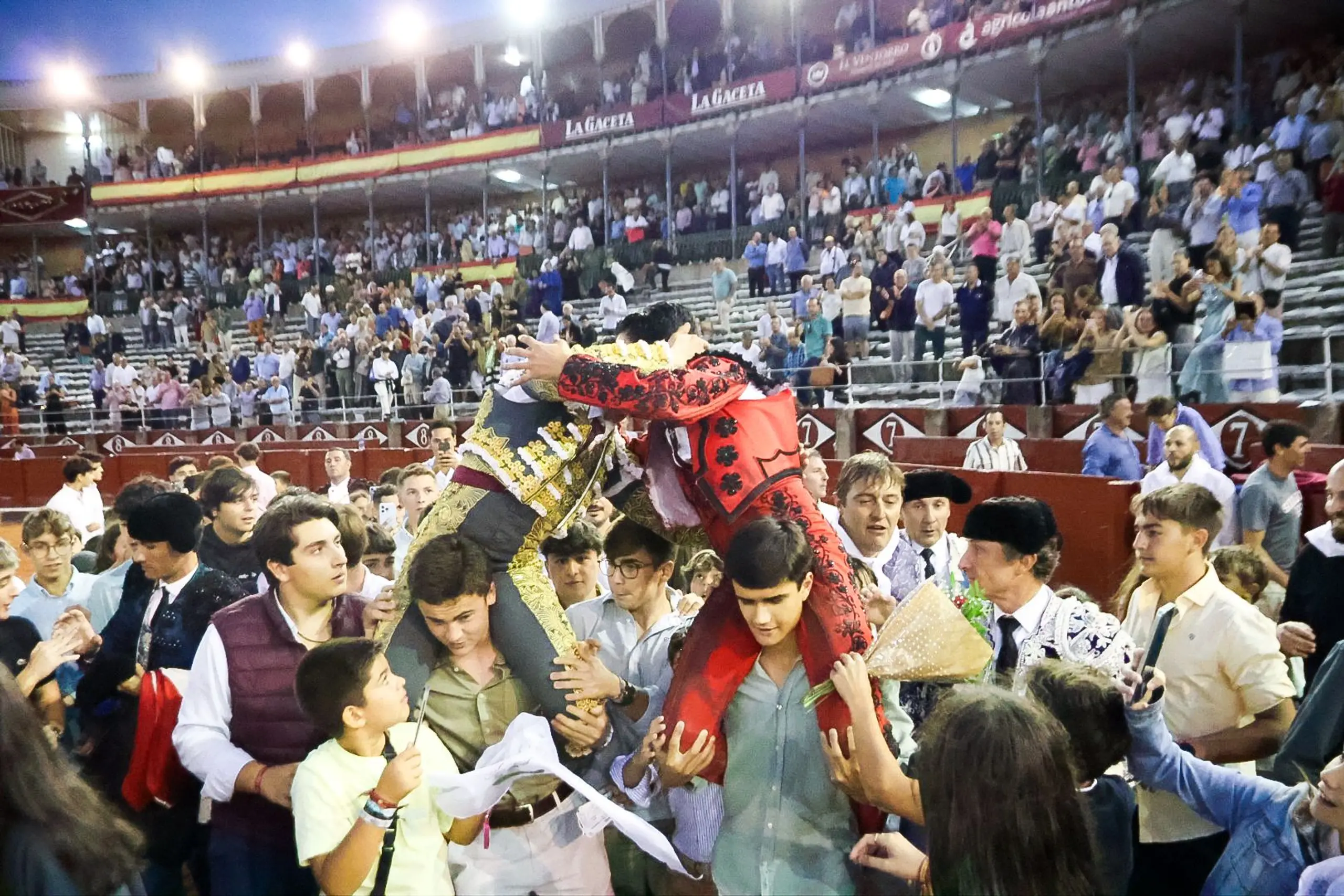 Puerta Grande En Salamanca De Ismael Mart&iacute;n Con Marco P&eacute;rez En 2025 | Juanes