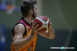 El CD Carbajosa Basket sabrá esta noche si está salvado o si tendrá que jugar el playoff de descenso en LEB Plata