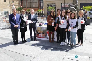 Entrega del cheque de la Diputación a Cruz Roja+ (5)