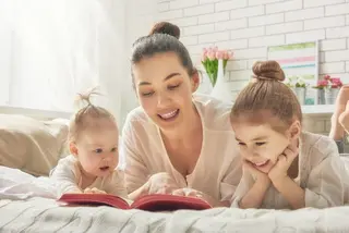 Compartir canguro entre familias, la nueva tendencia de economía colaborativa