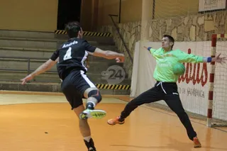 El BM Salamanca convierte el Pabellón Río Tormes en un fortín y derrota a ULE