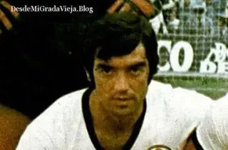 Enrique Miguel Martín con la camiseta de la UDS. Fotografía del Diario As, extraída del blog 'Desde mi grada vieja'