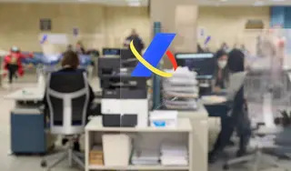 Varios empleados trabajan en una oficina de la Agencia Tributaria | Marta Fernández Jara - Europa Press