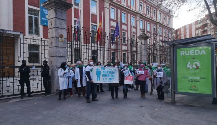 concentración en Valladolid en defensa del Hospital de BéjarConcentración a las puertas de Hospital de BéjarIMG 20201215 130318