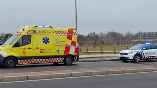 Policía Local y ambulancia. Foto de archivo