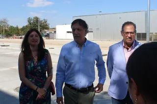 El alcalde visita las obras de la lonja