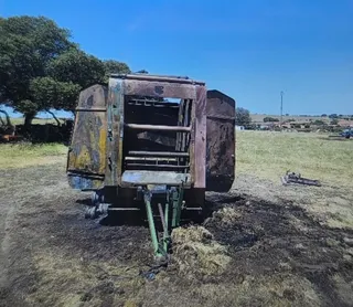 Un incendio en una empacadora moviliza a los Bomberos este domingo en Aldeavieja de Tormes. Guardia Civil