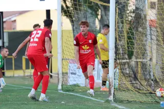 Diego Alonso festeja el 1-3 del Santa Marta en Mojados | FOTO UD SANTA MARTA