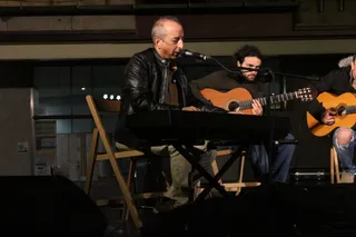 Actuación musical del Sexteto Aaron Salazar.