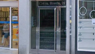 Portal del edificio donde ha sido detenida una de las personas en Valladolid en el marco de una operación contra el yihadismo | Google Maps