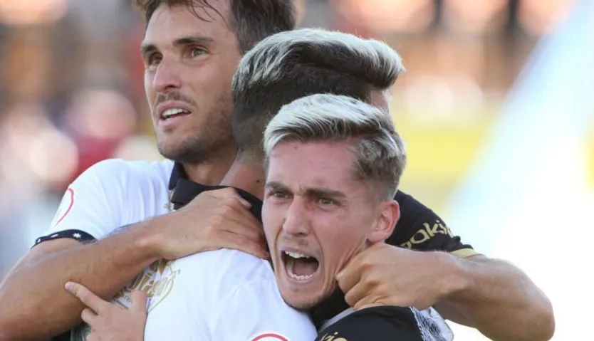 Íñigo, Rayco y Espina celebran un gol ante el Extremadura / FOTO SALAMANCA24HORAS.COM