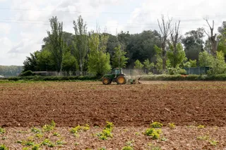 Tractor, agricultor | Europa Press