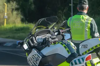 Una agente de la Guardia Civil de Tráfico en una foto de archivo