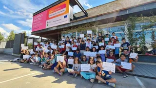 Niños con diploma en el Centro TORMES+ de Salamanca
