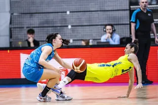 Cazorla choca con María Conde | FOTO CB AVENIDA