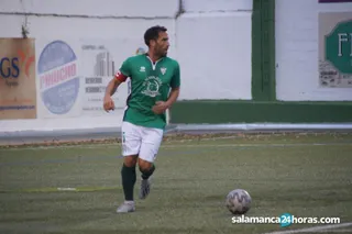 Jonathan, en un partido con el Guijuelo.