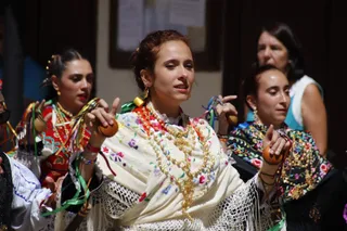 Misa y procesión y ofertorio con bailes tradicionales en Sequeros